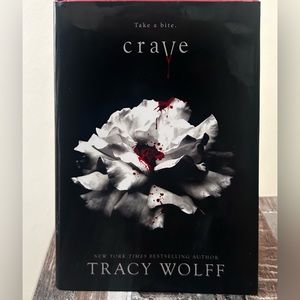 Crave by Tracy Wolff (Crave Series)